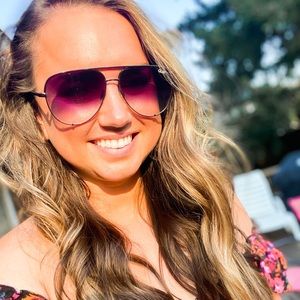 Meet your Posher, Whitney